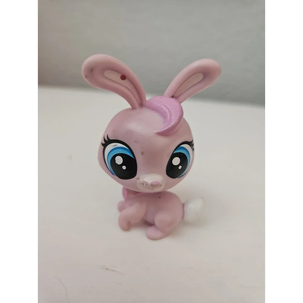 Hasbro Littlest Pet Shop 1959 Pink Bunny Rabbit Blue Eyes Vintage LPS Toy Figure